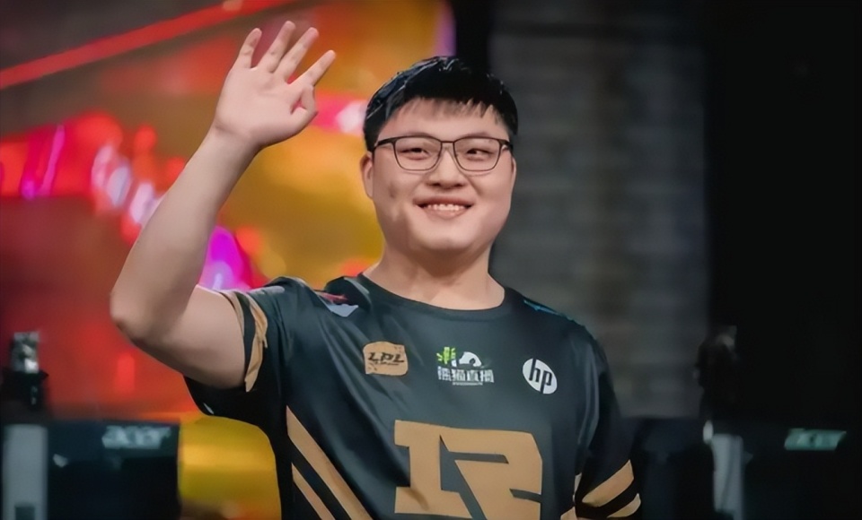 TL碾压FPX，Uzi单局斩获MVP淘汰赛2:0（巴黎）